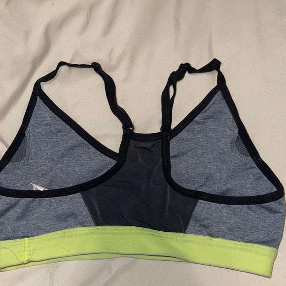 🌵Nike Sports Bra🌵 - Picture 2 of 2